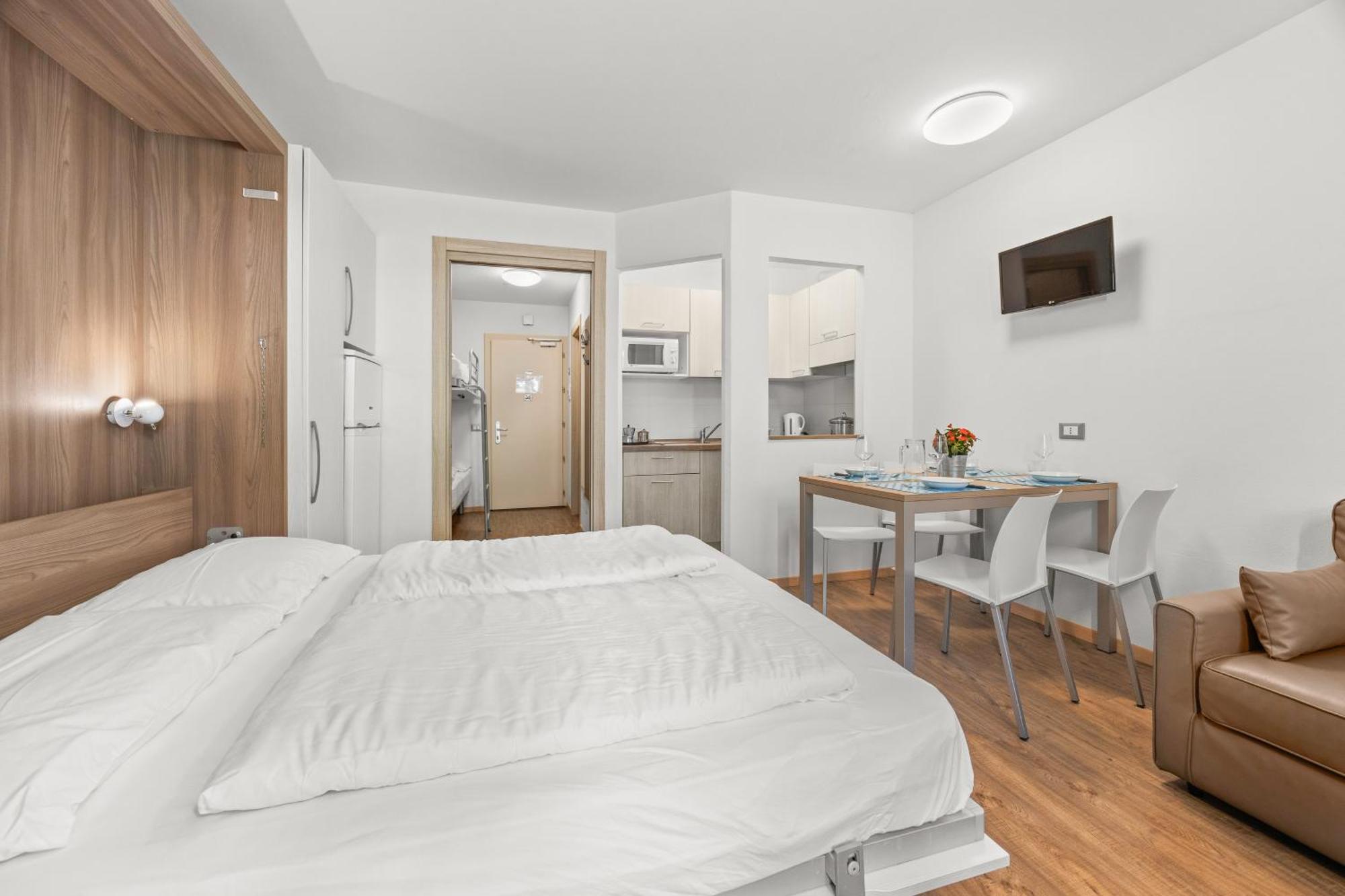 Aparthotel Des Alpes Cavalese Quarto foto